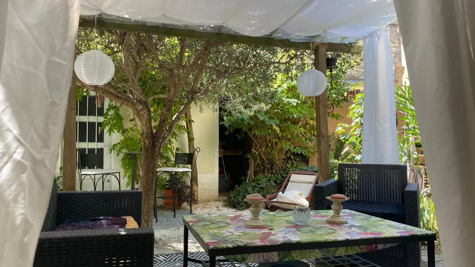 Holiday home Les Lauriers Duplex Centre Ville Avec Jardin Nyons France